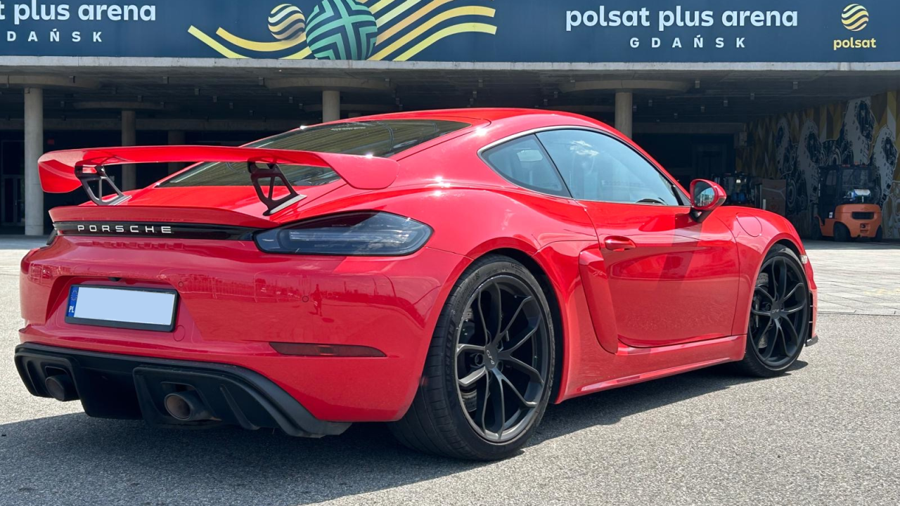 Porsche-Gt4-Cayman-4-1.png