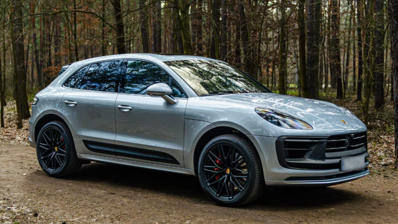 Porsche-Macan-GTS-2024-an.png