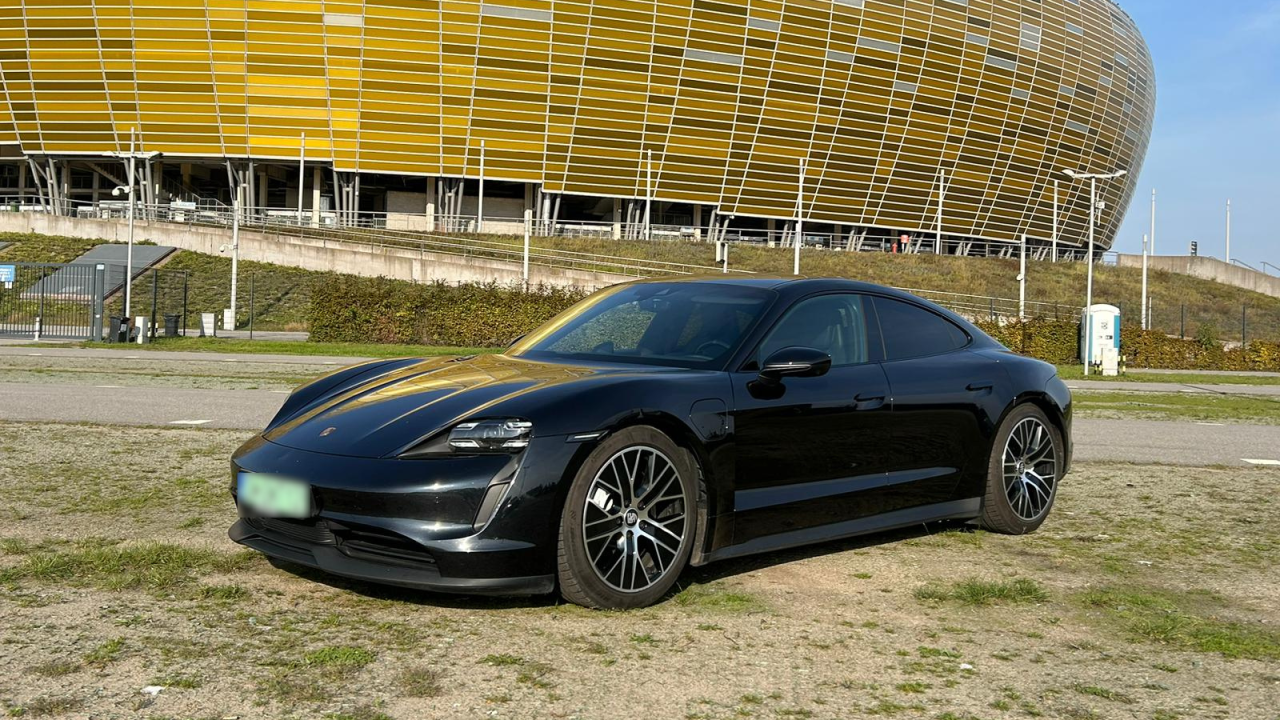 porsche-atycan-4s.png
